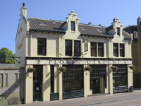 906455 Gezicht op de voorgevel van het pand Nobelstraat 2 (Café Florin Utrecht) te Utrecht.